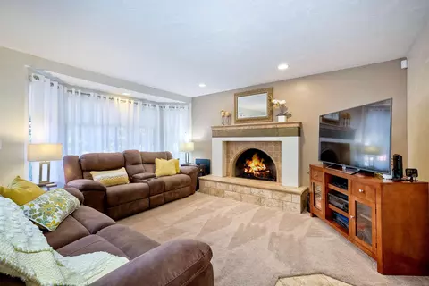 Living - 16231 Oak Creek Trl, Poway, CA 92064 photo 2 of 2