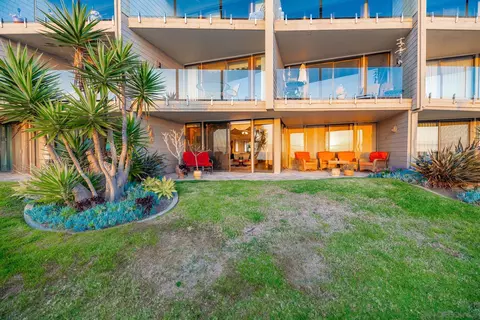 Exterior - 357 W I, Encinitas, CA 92024 photo 3 of 12