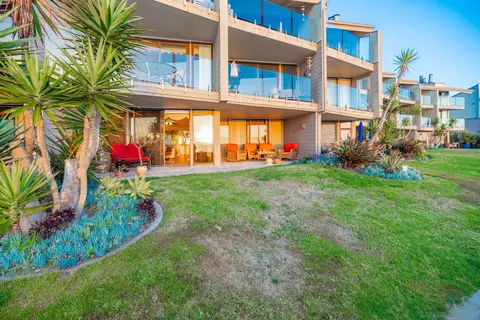 Exterior - 357 W I, Encinitas, CA 92024 photo 4 of 12