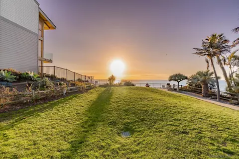 View/Area - 357 W I, Encinitas, CA 92024 photo 4 of 10