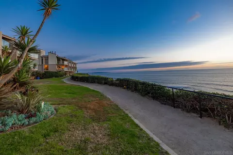 View/Area - 357 W I, Encinitas, CA 92024 photo 5 of 10