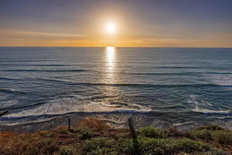 View/Area - 357 W I, Encinitas, CA 92024 photo 1 of 10