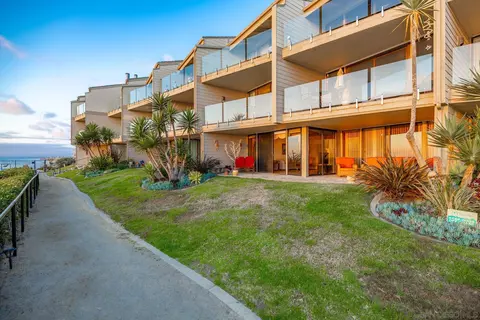 Exterior - 357 W I, Encinitas, CA 92024 photo 2 of 12