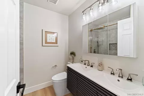Bath - 1853 Sunset Hill Dr, Carlsbad, CA 92008 photo 1 of 4