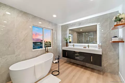 Bath - 1853 Sunset Hill Dr, Carlsbad, CA 92008 photo 3 of 4