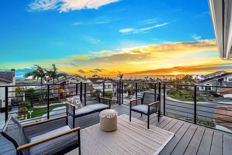 1853 Sunset Hill Dr, Carlsbad, CA 92008