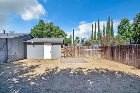 Exterior - 510 Porter St, Fallbrook, CA 92028 photo 7 of 13