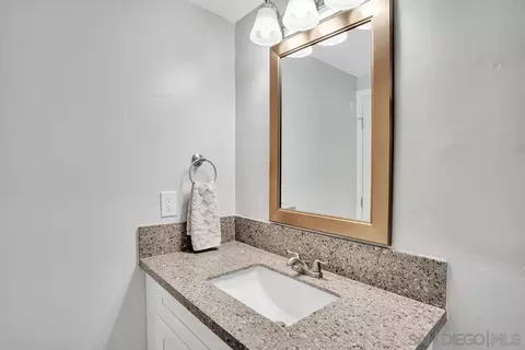 Bath - 510 Porter St, Fallbrook, CA 92028 photo 3 of 3