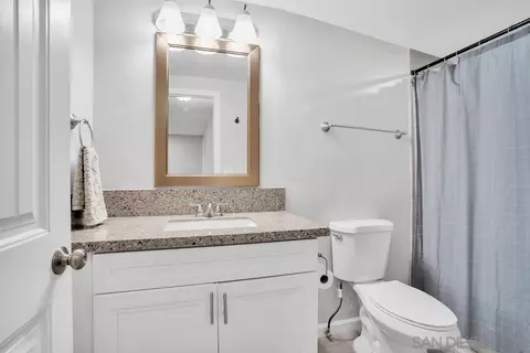 Bath - 510 Porter St, Fallbrook, CA 92028 photo 2 of 3