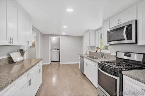 Kitchen - 510 Porter St, Fallbrook, CA 92028 photo 4 of 4