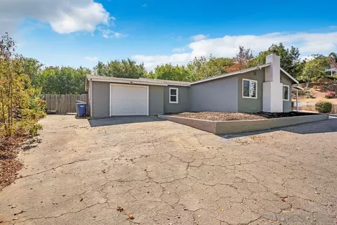 Exterior - 510 Porter St, Fallbrook, CA 92028 photo 8 of 13