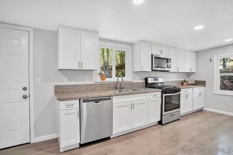 Kitchen - 510 Porter St, Fallbrook, CA 92028 photo 3 of 4