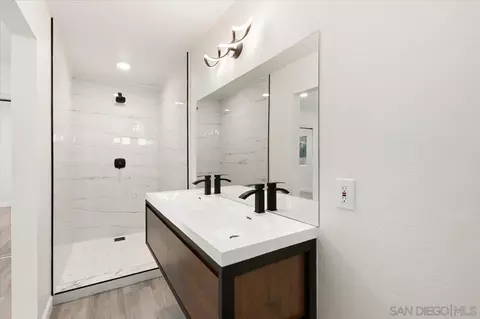Bath - 370 Alpine Ave, Chula Vista, CA 91910 photo 3 of 6
