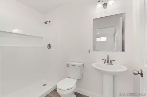 Bath - 370 Alpine Ave, Chula Vista, CA 91910 photo 6 of 6