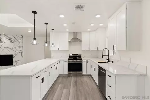 Kitchen - 370 Alpine Ave, Chula Vista, CA 91910 photo 1 of 2