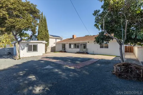 Exterior - 370 Alpine Ave, Chula Vista, CA 91910 photo 7 of 8