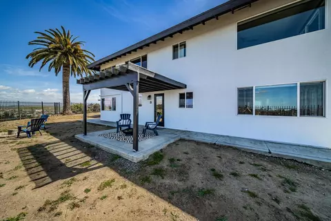 Exterior - 1303 Kea St, Oceanside, CA 92054 photo 6 of 10