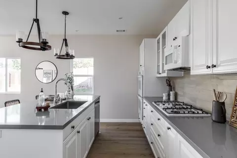 Kitchen - 788 Bennett Ave, Escondido, CA 92026 photo 2 of 4