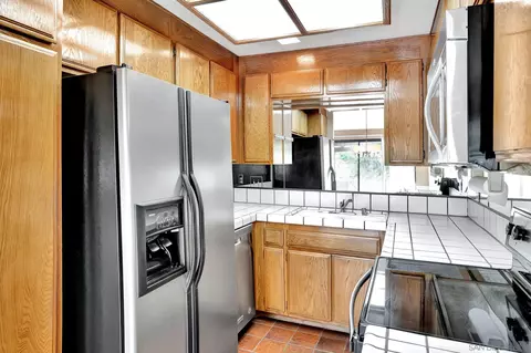 Kitchen - 1981 Springdale Ln, Encinitas, CA 92024 photo 3 of 3