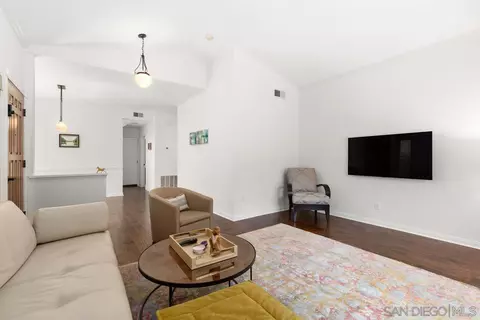 Living - 817 Summerhill Ct, Encinitas, CA 92024 photo 3 of 4
