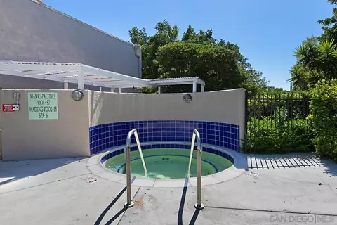 Exterior - 817 Summerhill Ct, Encinitas, CA 92024 photo 12 of 14