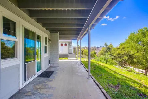 Exterior - 925 Berkeley Way, Vista, CA 92084 photo 14 of 24