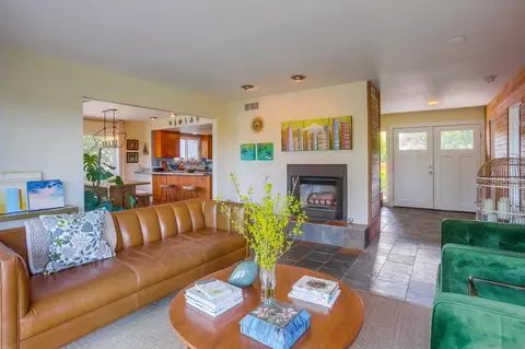 Living - 925 Berkeley Way, Vista, CA 92084 photo 4 of 8
