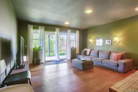Living - 925 Berkeley Way, Vista, CA 92084 photo 6 of 8