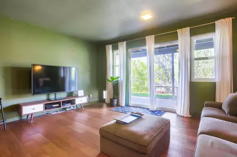 Living - 925 Berkeley Way, Vista, CA 92084 photo 5 of 8
