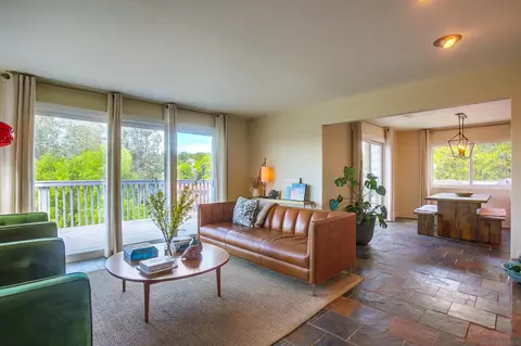 Living - 925 Berkeley Way, Vista, CA 92084 photo 2 of 8