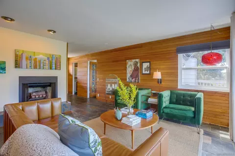 Living - 925 Berkeley Way, Vista, CA 92084 photo 3 of 8