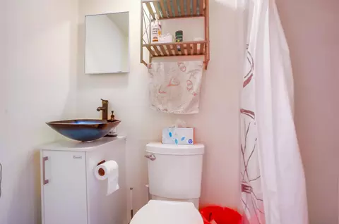 Bath - 925 Berkeley Way, Vista, CA 92084 photo 7 of 7