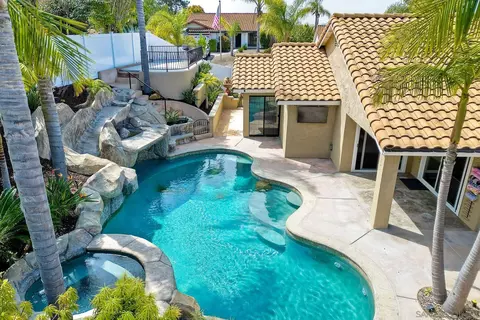 3511 Sitio Baya, Carlsbad, CA 92009