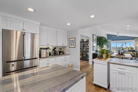 Kitchen - 6905 Whitecap Dr, Carlsbad, CA 92011 photo 8 of 10