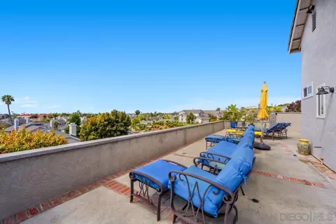Exterior - 6905 Whitecap Dr, Carlsbad, CA 92011 photo 7 of 14