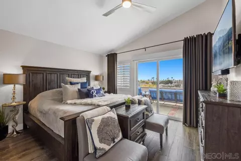 Bedroom - 6905 Whitecap Dr, Carlsbad, CA 92011 photo 3 of 6