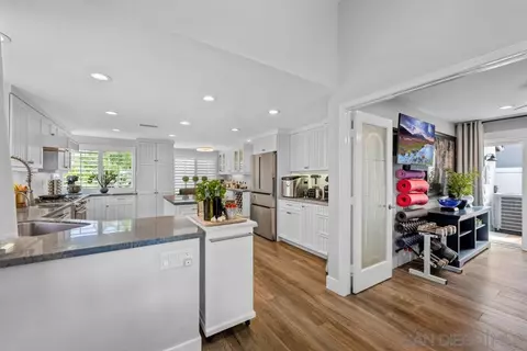 Kitchen - 6905 Whitecap Dr, Carlsbad, CA 92011 photo 9 of 10