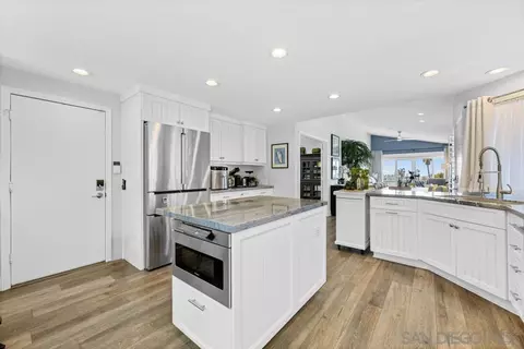 Kitchen - 6905 Whitecap Dr, Carlsbad, CA 92011 photo 3 of 10
