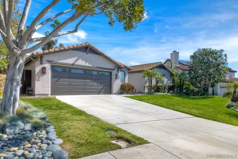 7992 Grado El Tupelo, Carlsbad, CA 92009