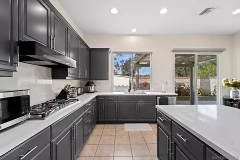 Kitchen - 12295 Stonemill Dr, Poway, CA 92064 photo 4 of 11