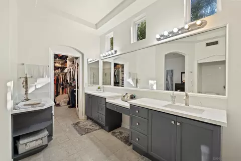 Bath - 12295 Stonemill Dr, Poway, CA 92064 photo 6 of 7