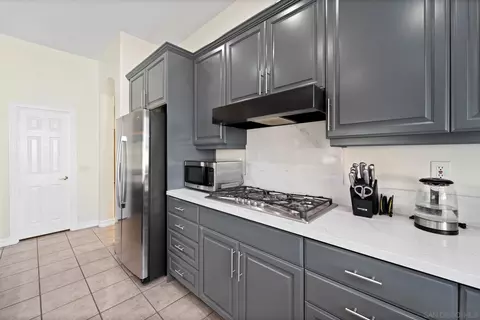 Kitchen - 12295 Stonemill Dr, Poway, CA 92064 photo 7 of 11