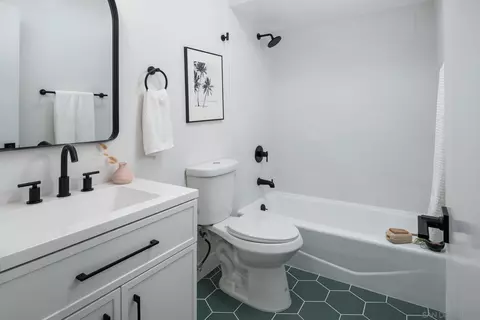 Bath - 9841 Mozelle Ln, La Mesa, CA 91941 photo 1 of 4