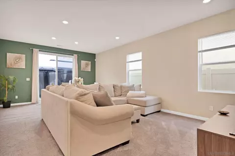 Living - 10719 Porter Ter, Spring Valley, CA 91978 photo 1 of 7