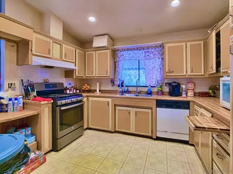 Kitchen - 2056 Old Bend Rd, El Cajon, CA 92021 photo 1 of 1