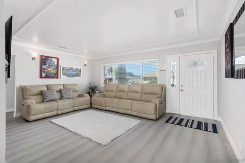 Living - 935 Brucker Ave, Spring Valley, CA 91977 photo 1 of 2