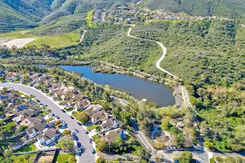 View/Area - 884 Mackenzie Dr, San Marcos, CA 92078 photo 6 of 9