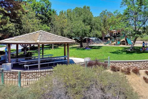 View/Area - 884 Mackenzie Dr, San Marcos, CA 92078 photo 4 of 9