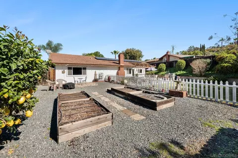 Exterior - 3635 Oak Cliff Dr, Fallbrook, CA 92028 photo 6 of 6