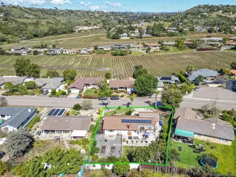 View/Area - 3635 Oak Cliff Dr, Fallbrook, CA 92028 photo 3 of 6